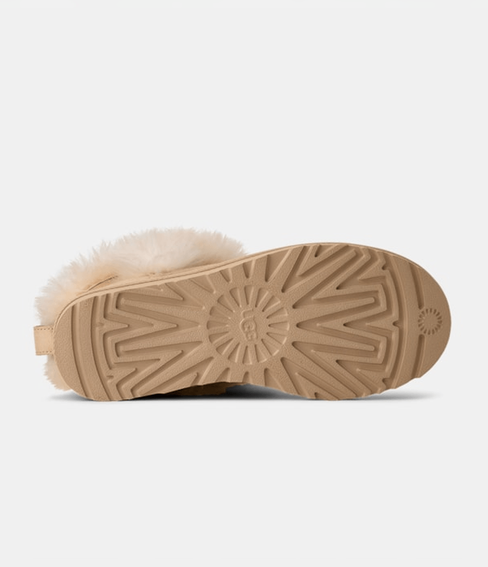 bota-ugg-feminina-classic-ultra-mini-chalet-bege-35
