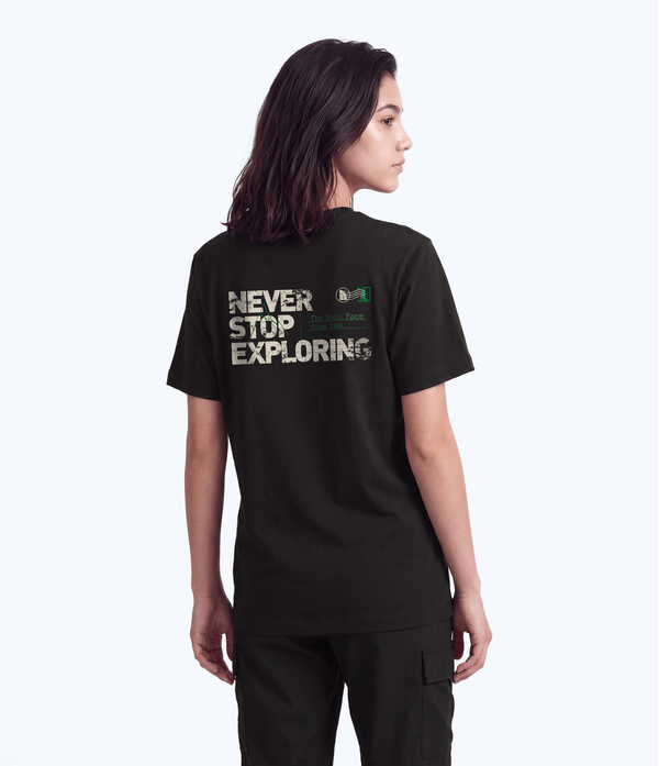 camiseta-the-north-face-unissex-never-stop-postcard-regular-tee-tnf-black-pp